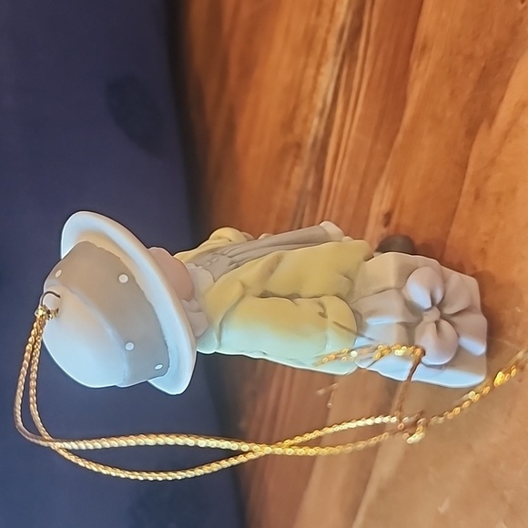 1996 Kim Anderson Verkerke Christmas Ornament Enesco Girl With Gift 201561 - Picture 5 of 6
